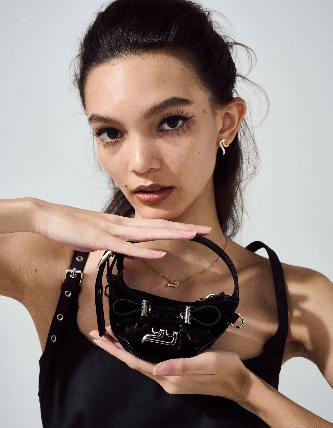 BABY SASHA KEYRING BAG - GLOSSY BLACK