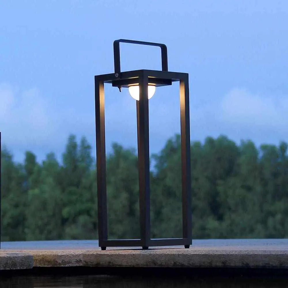 Courtyard Solar Lantern Black Large