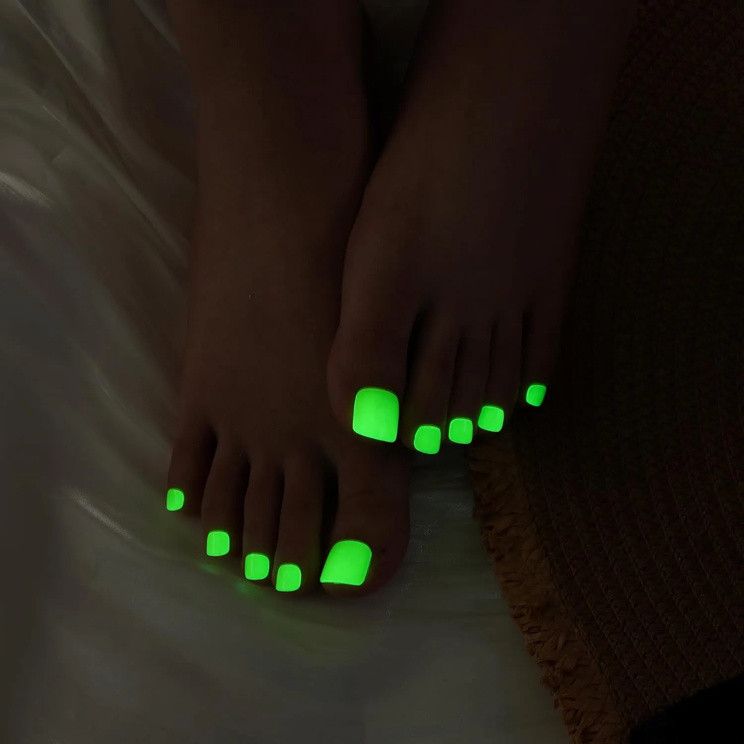DANNI & TONI Semi Cured Gel Toenail Strips Neon Green (Glowing Delight) Glow in The Dark Toenail Stickers Summer Gel Pedi Wraps 37 Stickers