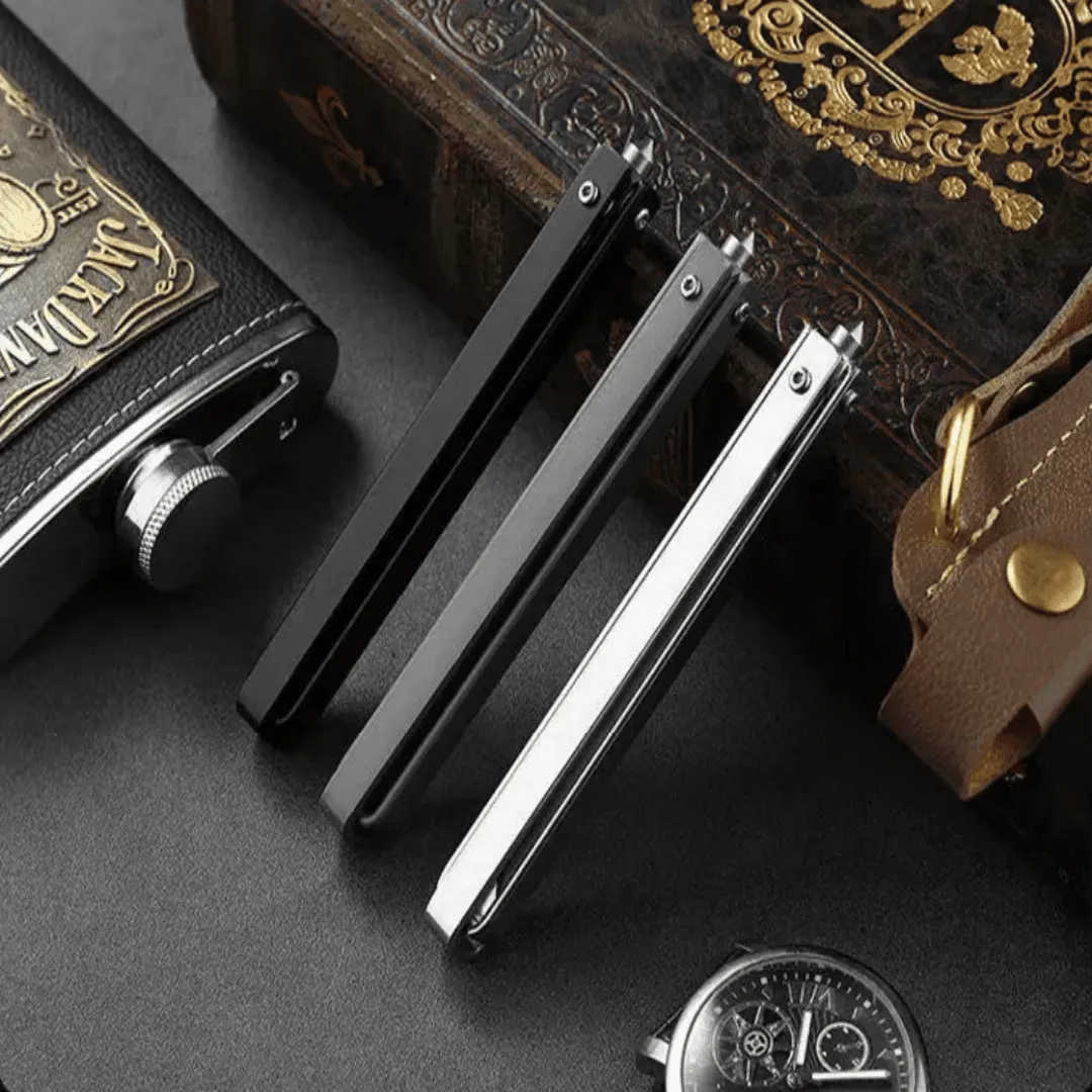 Foldable Tactical Knife - Multifunctional Outdoor Tool