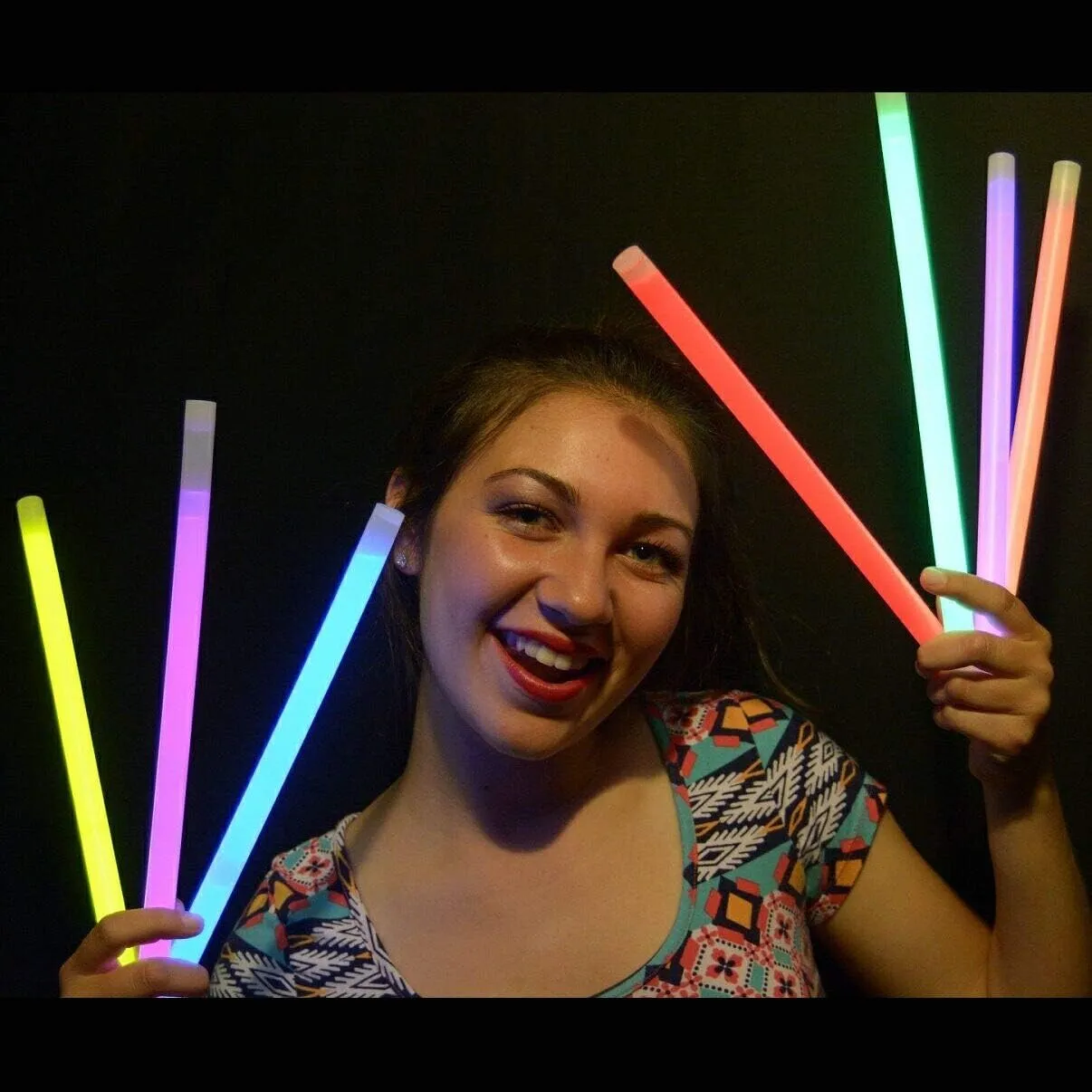 Glow Sticks Bulk Wholesale, 10 12” 15mm Dia. Green Industrial Grade Jumbo Light Sticks, Bright Color, Glow 14 Hrs, Safety Glow Stick 3yrs Shelf Life, Ideal for Camping & Emergency, GlowWithUs Brand