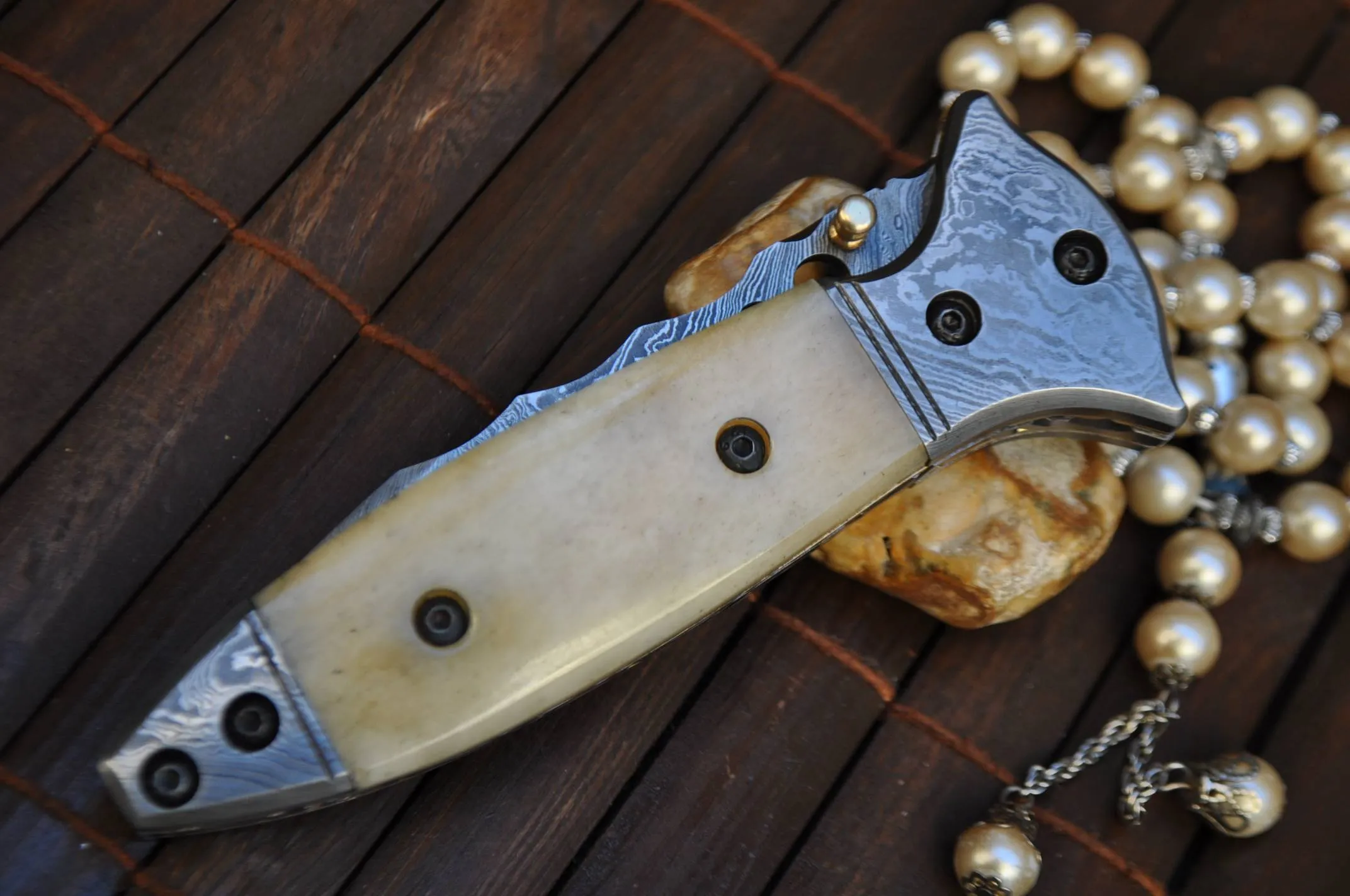 Hunting knife folding damascus steel folding knife with lock