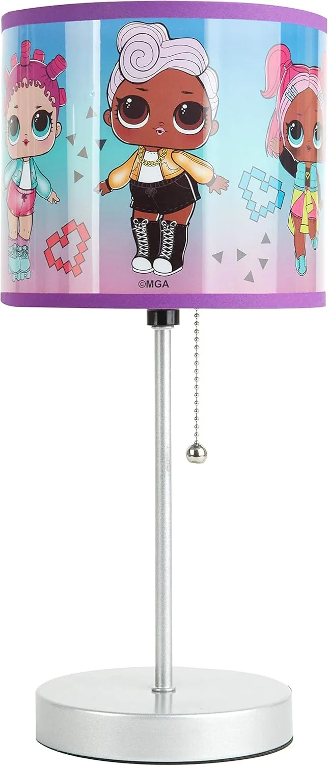 Idea Nuova LOL Surprise Stick Table Kids Lamp with Pull Chain, Themed Printed Decorative Shade