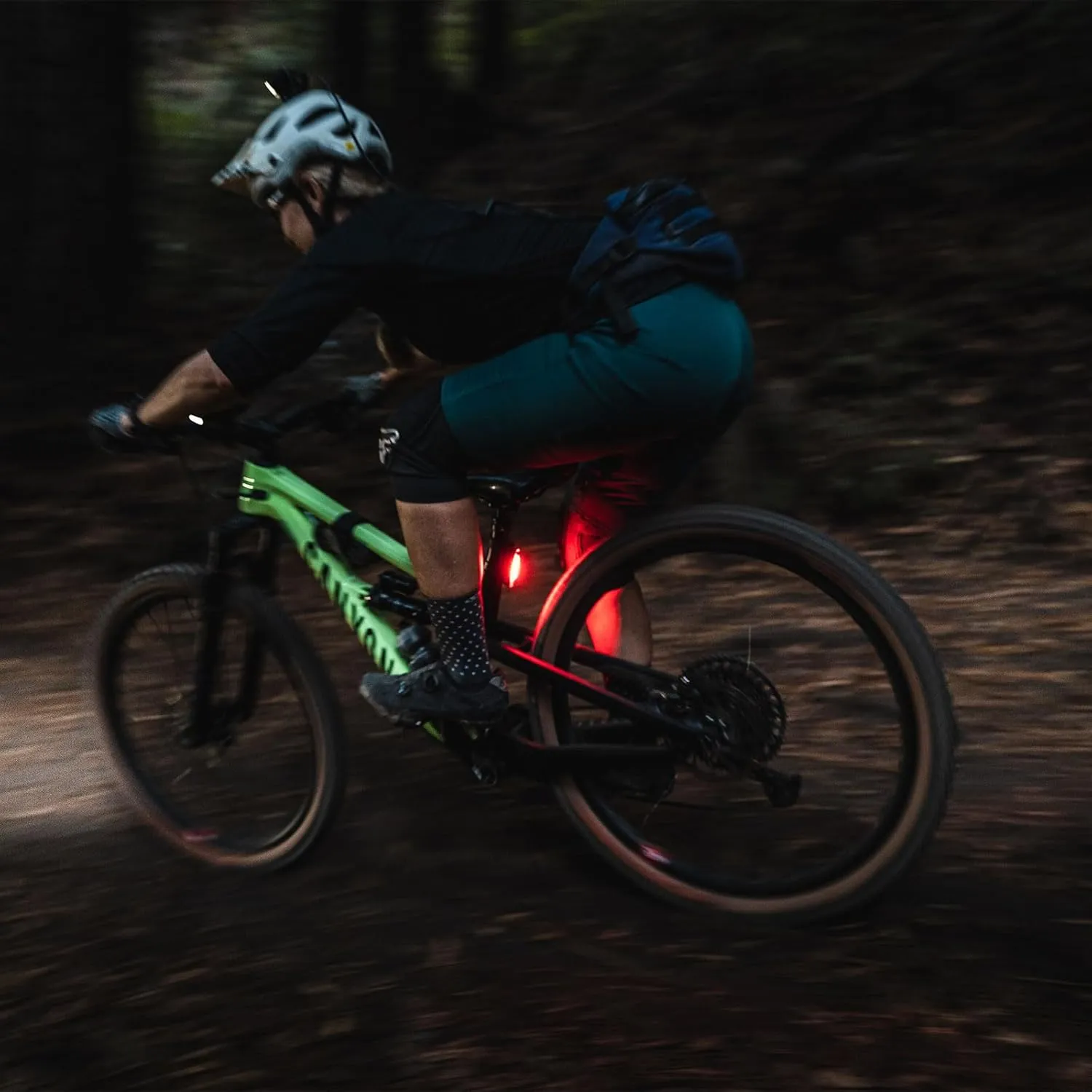 LEZYNE Stick Drive Rear Light - Bicycle USB Rechargeable Durable Weather-Resistant IPX7 White LED Tail Light with 2 Solid & 5 Flash Modes | Magnetic Clip Mount/Seat Clamp Mount | 30/40 Lumens