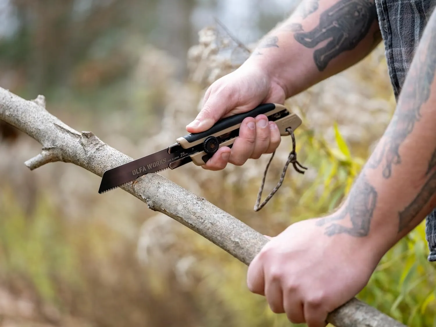 OLFA WORKS OW-BCS-1/SB Bushcraft Japanese Pull Knife, Serrated Replaceable and Retractable Carbon Tool Steel Blade, Replacement Blade: OWB-BSB-1 (Sand)